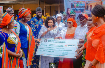 Oyo lawmaker, Comforter, commissions Amotekun building, other projects, empowers residents in Ibadan North